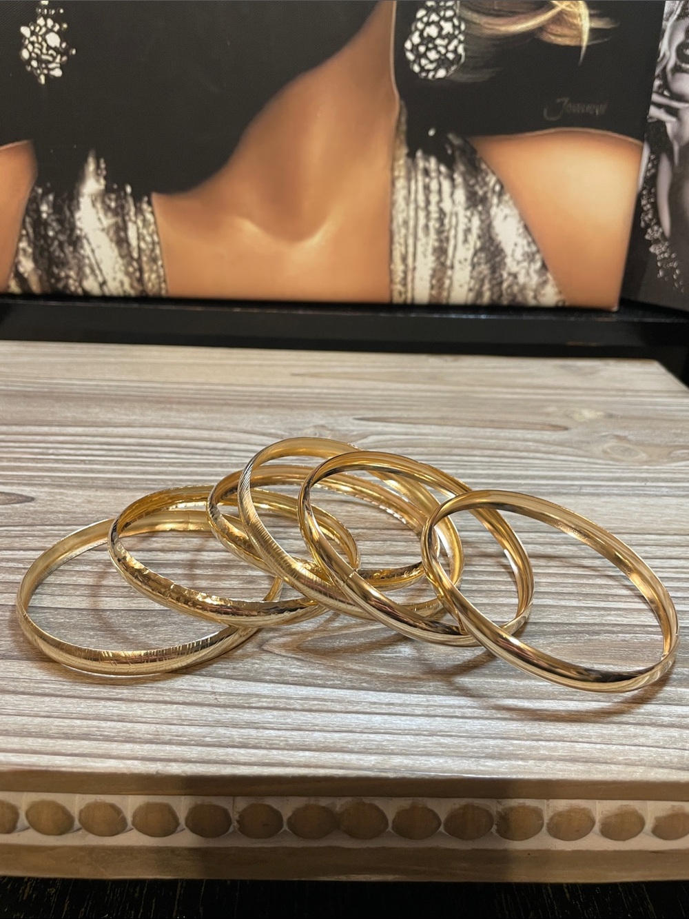 Gold Tone Women's Bangle Bracelet Set NWOT ALL SIZE 8.5